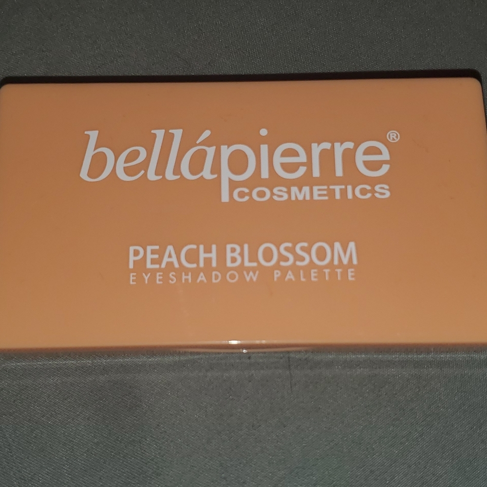 Bellápierre Peach Blossom eyeshadow pallette